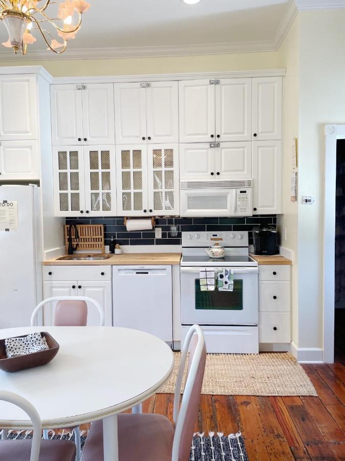 Charming 1885 Parlor Loft Downtown Savannah Stay Bagian luar foto