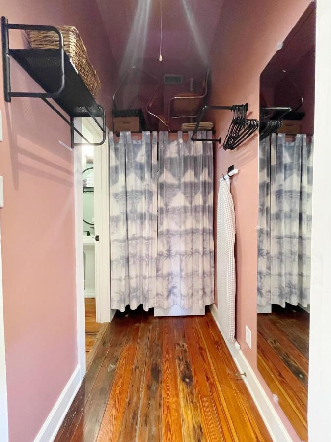Charming 1885 Parlor Loft Downtown Savannah Stay Bagian luar foto