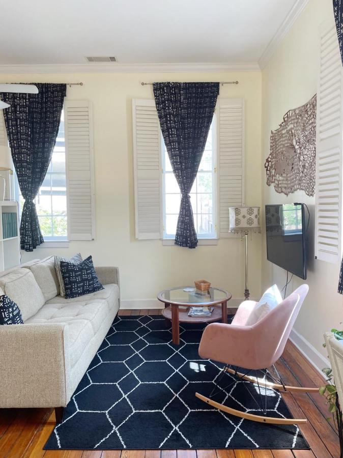 Charming 1885 Parlor Loft Downtown Savannah Stay Bagian luar foto