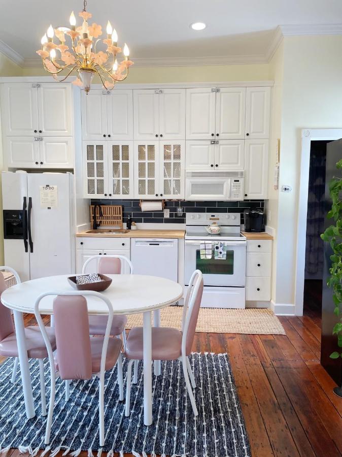 Charming 1885 Parlor Loft Downtown Savannah Stay Bagian luar foto