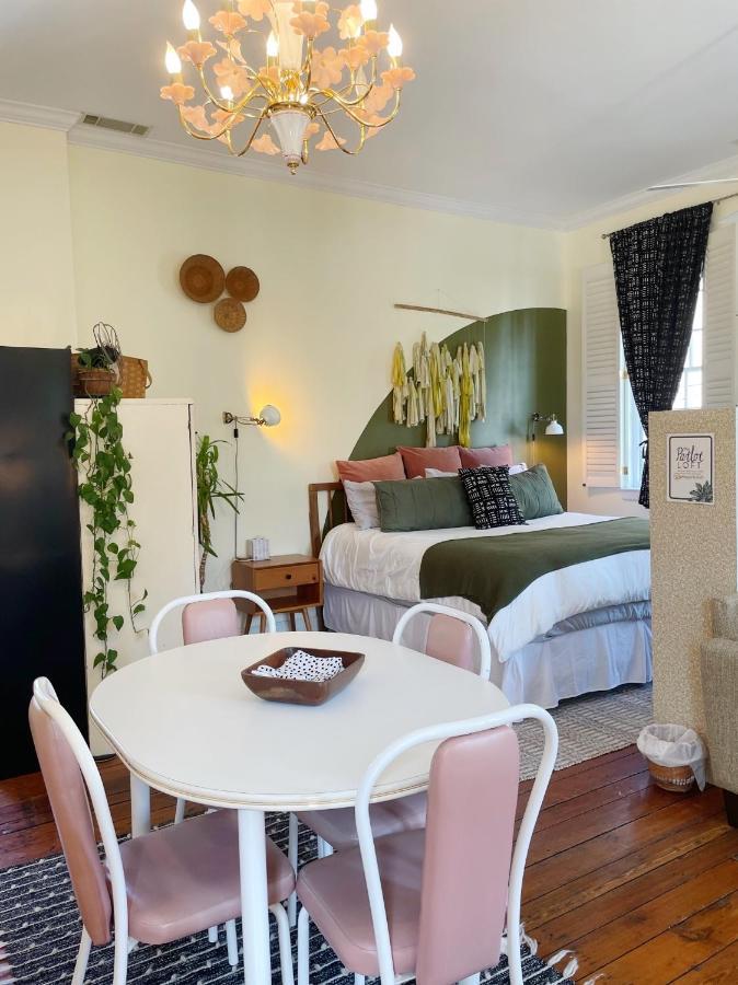 Charming 1885 Parlor Loft Downtown Savannah Stay Bagian luar foto