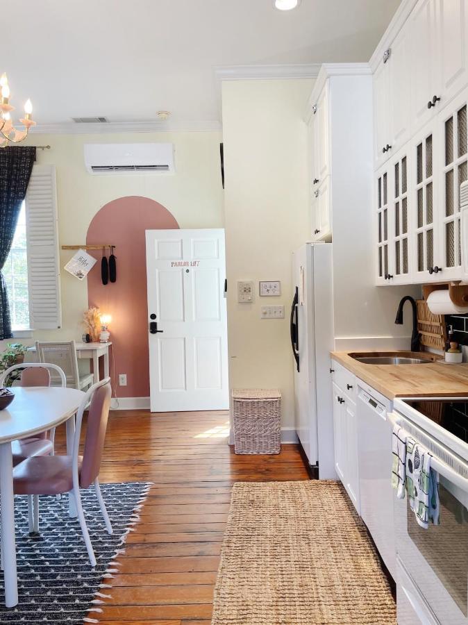 Charming 1885 Parlor Loft Downtown Savannah Stay Bagian luar foto