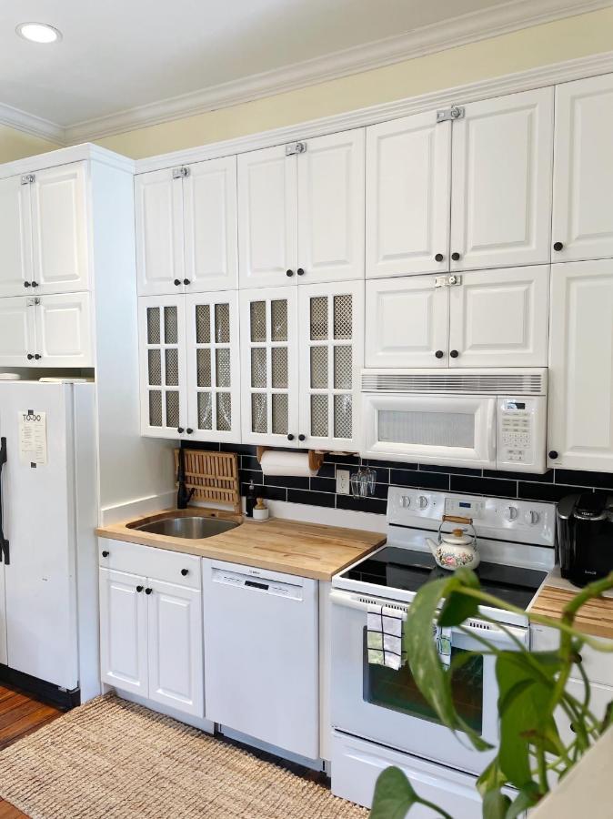 Charming 1885 Parlor Loft Downtown Savannah Stay Bagian luar foto