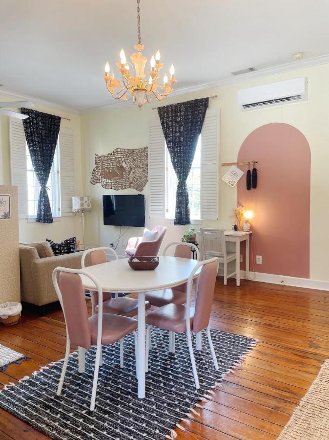 Charming 1885 Parlor Loft Downtown Savannah Stay Bagian luar foto
